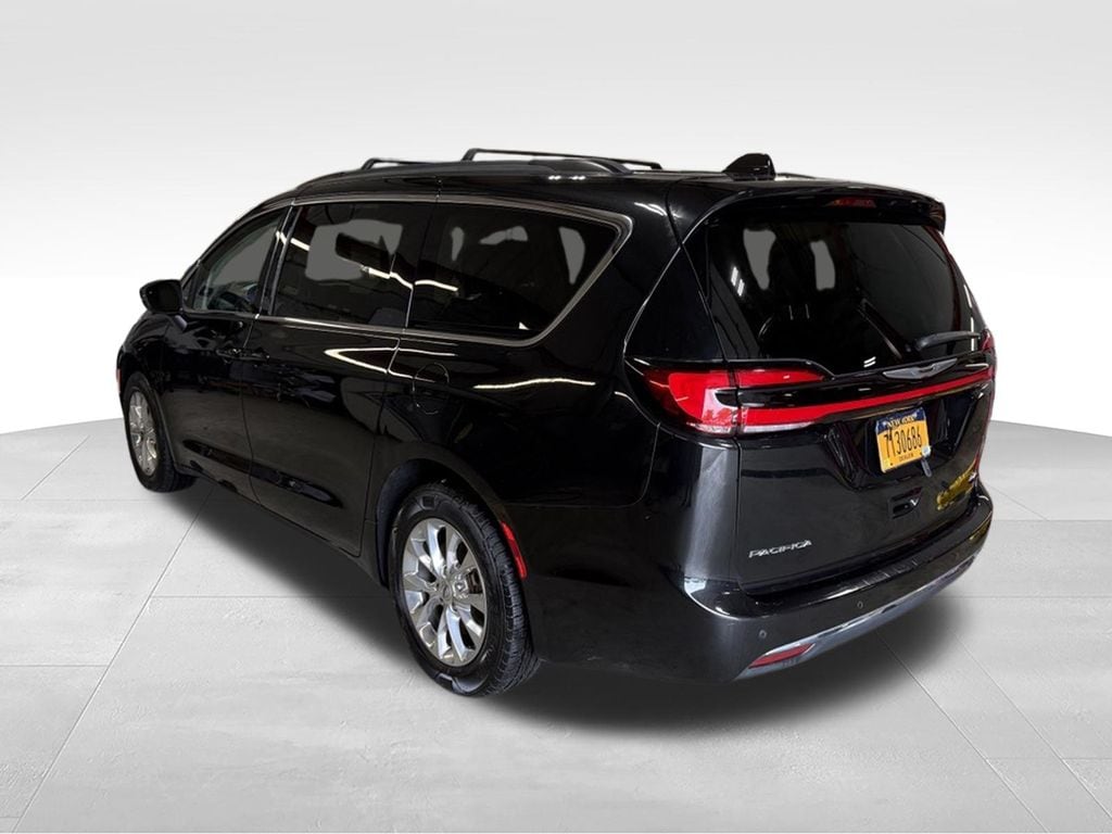 Used 2023 Chrysler Pacifica Touring L Van Passenger Van
