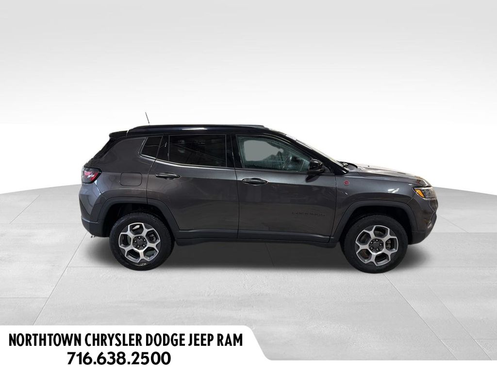 2022 Jeep Compass Trailhawk photo 2