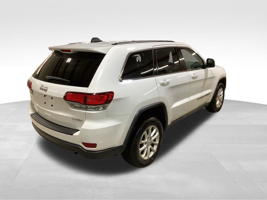 2022 Jeep Cherokee Laredo photo 3