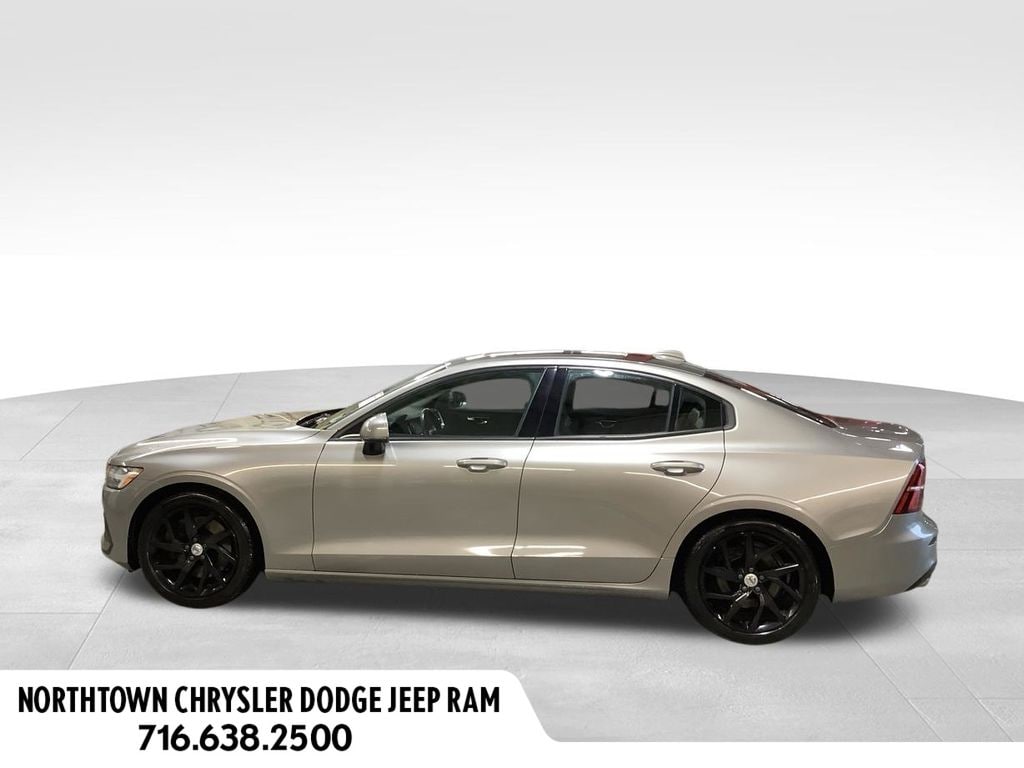 Used 2020 Volvo S60 T6 Momentum Sedan