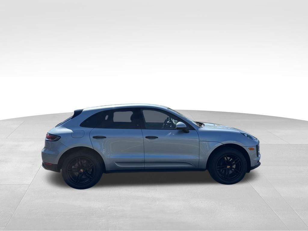 2020 Porsche Macan Base photo 2