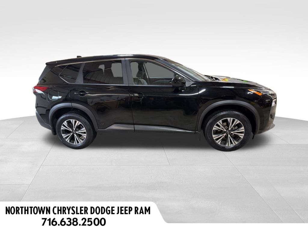 2023 Nissan Rogue SV photo 2