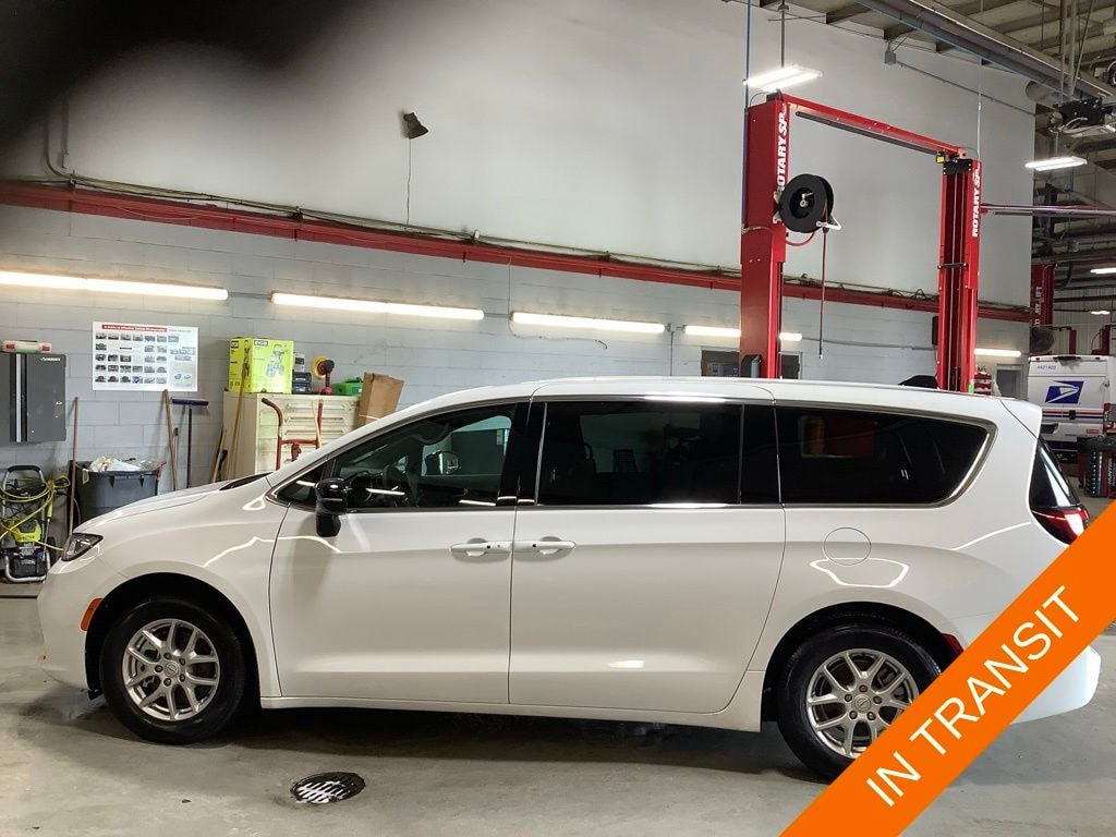 Used 2026 Chrysler Pacifica Select Van Passenger Van