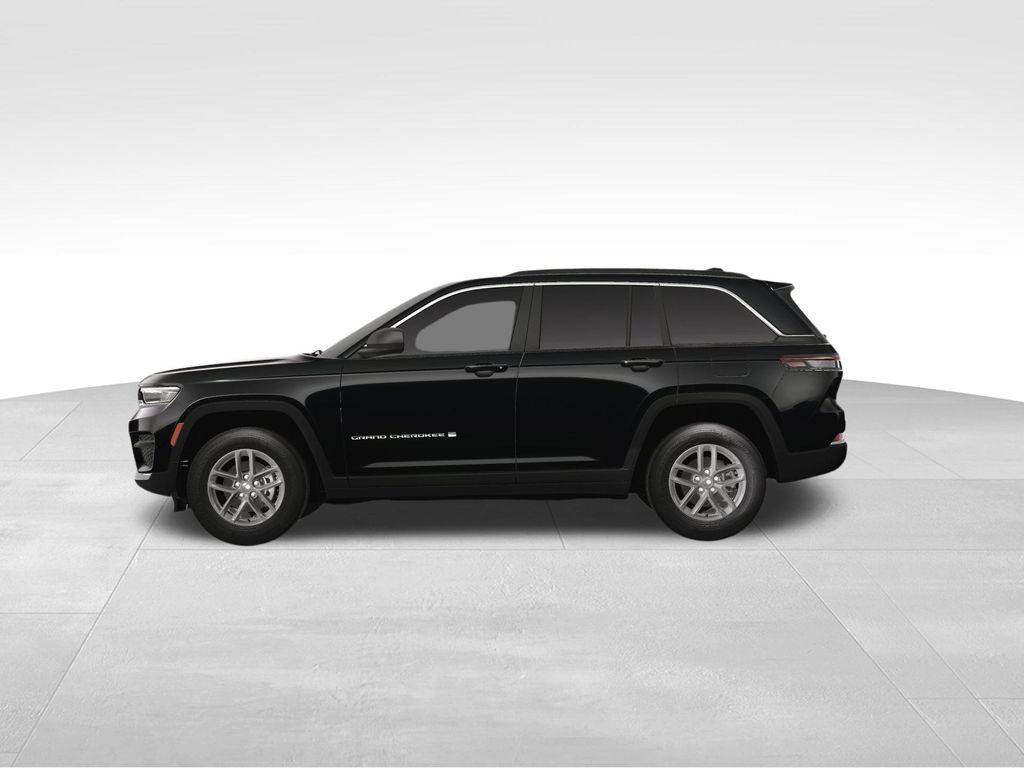2025 Jeep Grand Cherokee Laredo Altitude photo 3