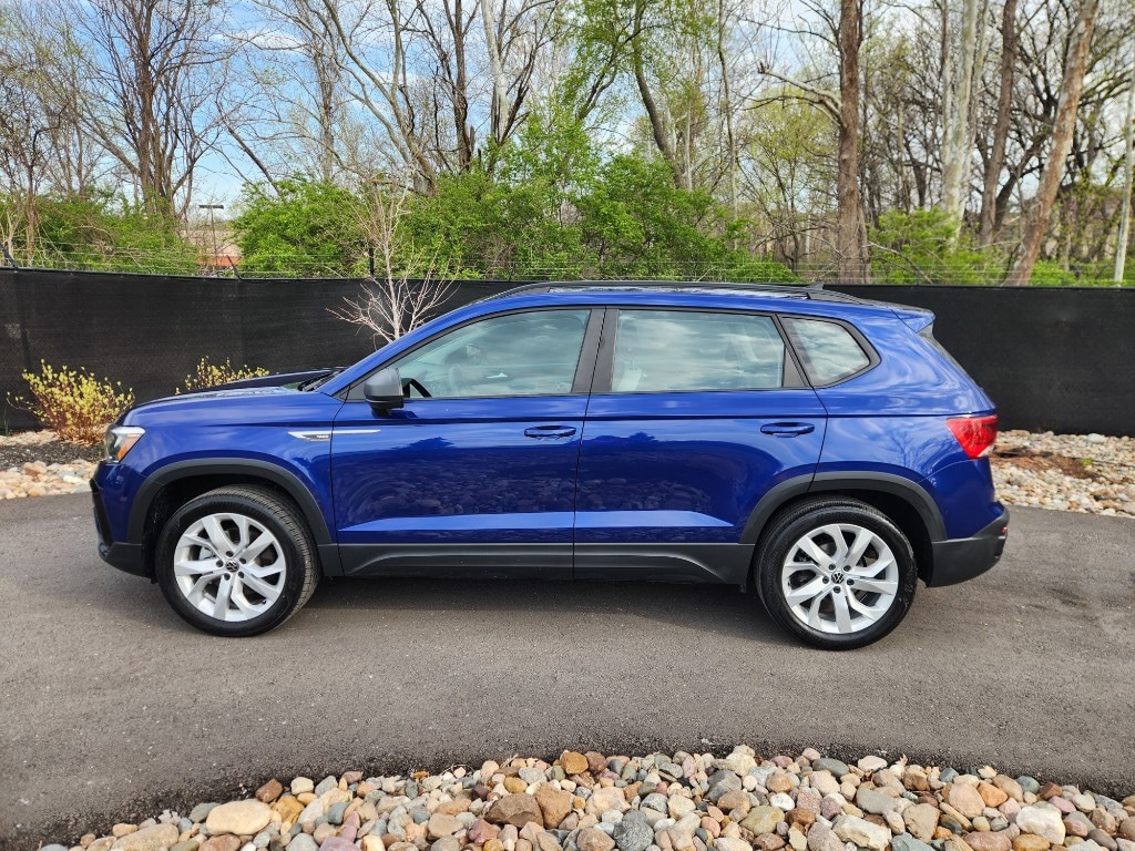 Used 2023 Volkswagen Taos S with VIN 3VVFX7B24PM322596 for sale in Kansas City