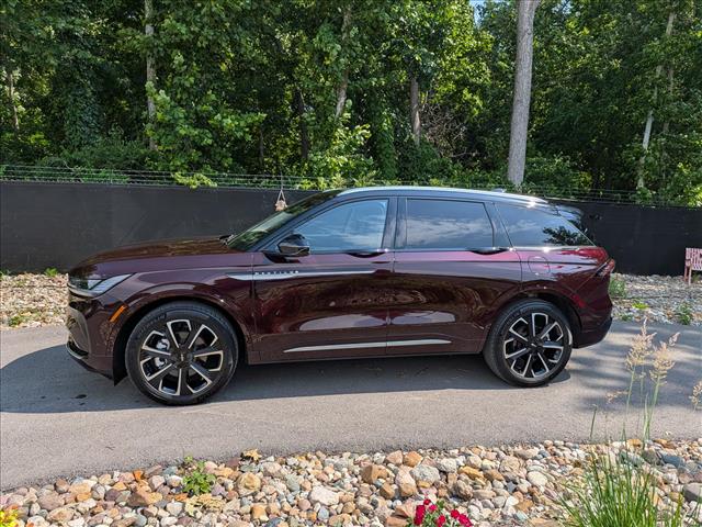 Used 2024 Lincoln Nautilus Reserve with VIN 5LMPJ8KA7RJ814128 for sale in Kansas City