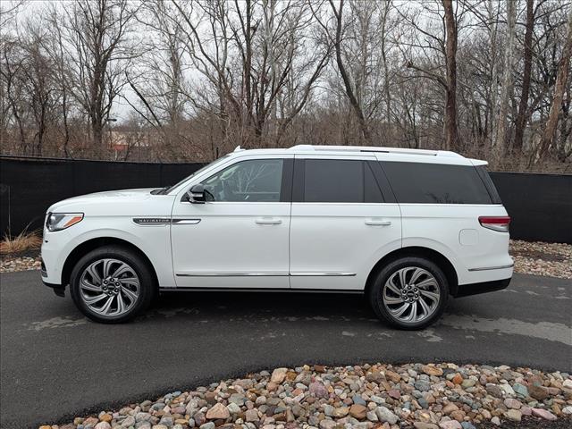 Used 2022 Lincoln Navigator Reserve with VIN 5LMJJ2LT3NEL12593 for sale in Kansas City