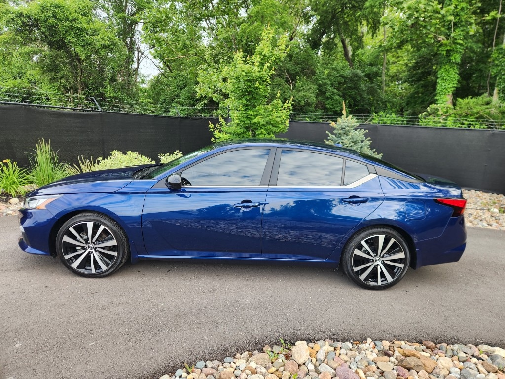 Used 2022 Nissan Altima SR with VIN 1N4BL4CV9NN324997 for sale in Kansas City