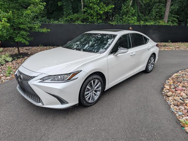 2021 Lexus ES 350 350's photo