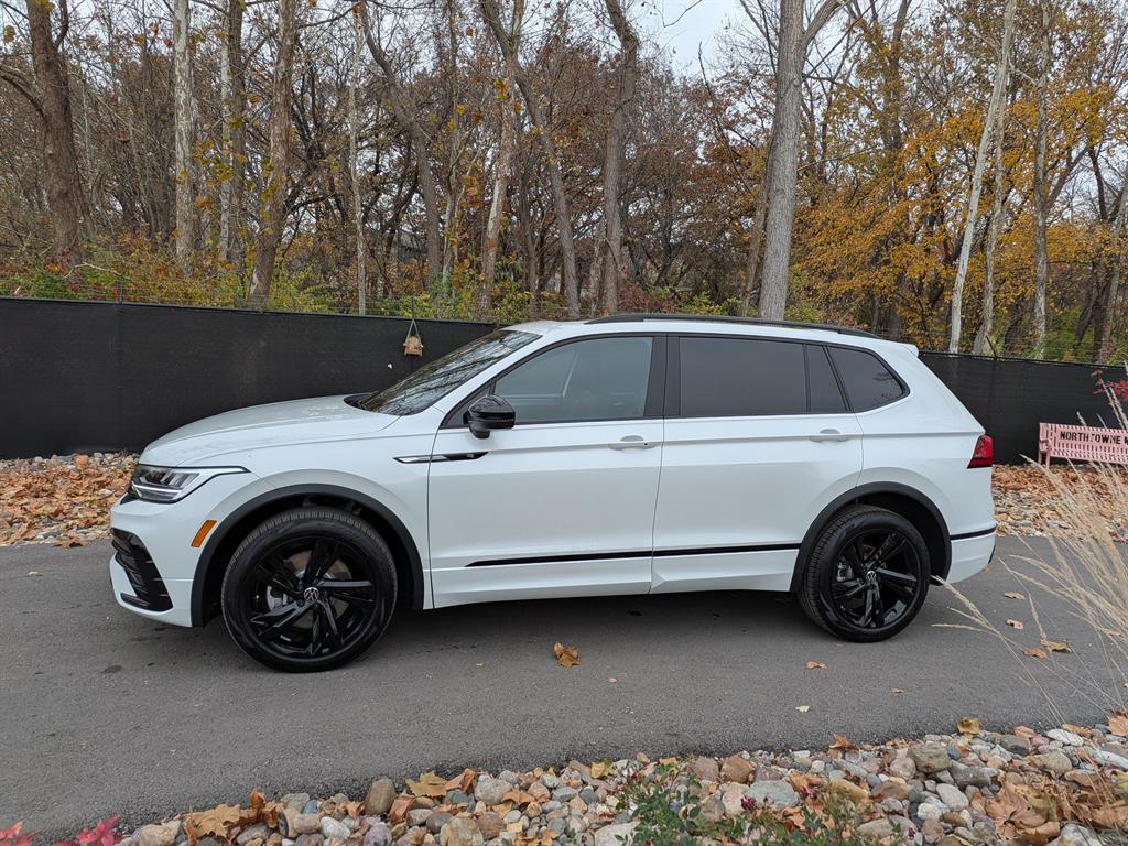Used 2024 Volkswagen Tiguan SE R-LINE BLACK with VIN 3VVCB7AX3RM165130 for sale in Kansas City