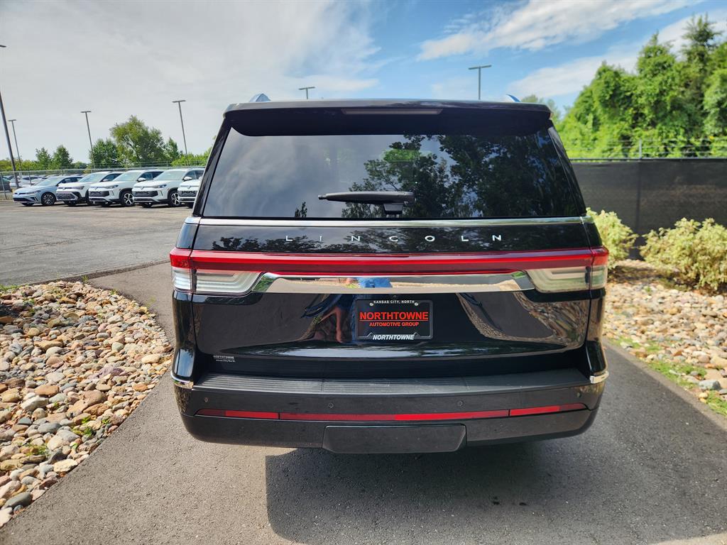 2023 Lincoln Navigator Reserve photo 4