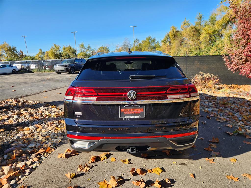 2024 Volkswagen Atlas Cross Sport SE Technology photo 3