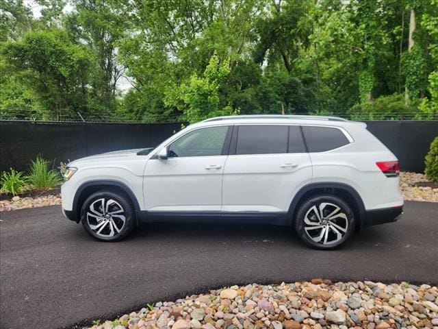 Used 2021 Volkswagen Atlas SEL Premium with VIN 1V2TR2CA4MC599779 for sale in Kansas City