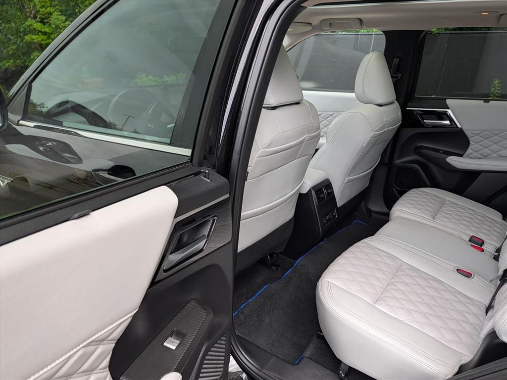 2024 Mitsubishi Outlander Plug-in Hybrid SEL - Photo 27