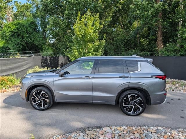 Used 2022 Mitsubishi Outlander SEL with VIN JA4J4VA89NZ091423 for sale in Kansas City