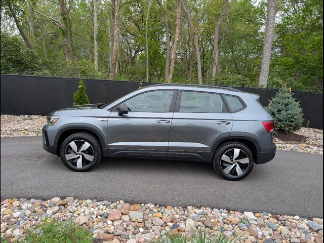 Used 2024 Volkswagen Taos S with VIN 3VV8X7B2XRM053760 for sale in Kansas City
