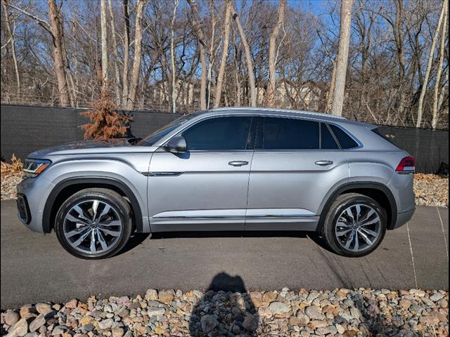 Used 2022 Volkswagen Atlas Cross Sport SEL Premium R-Line with VIN 1V2FE2CA3NC202475 for sale in Kansas City