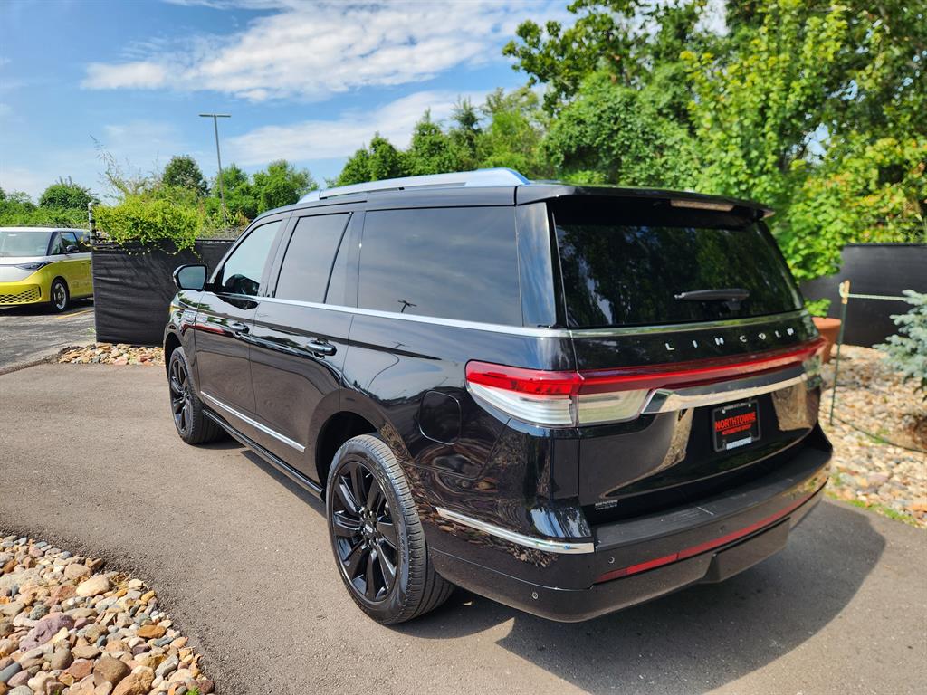2023 Lincoln Navigator Reserve photo 3