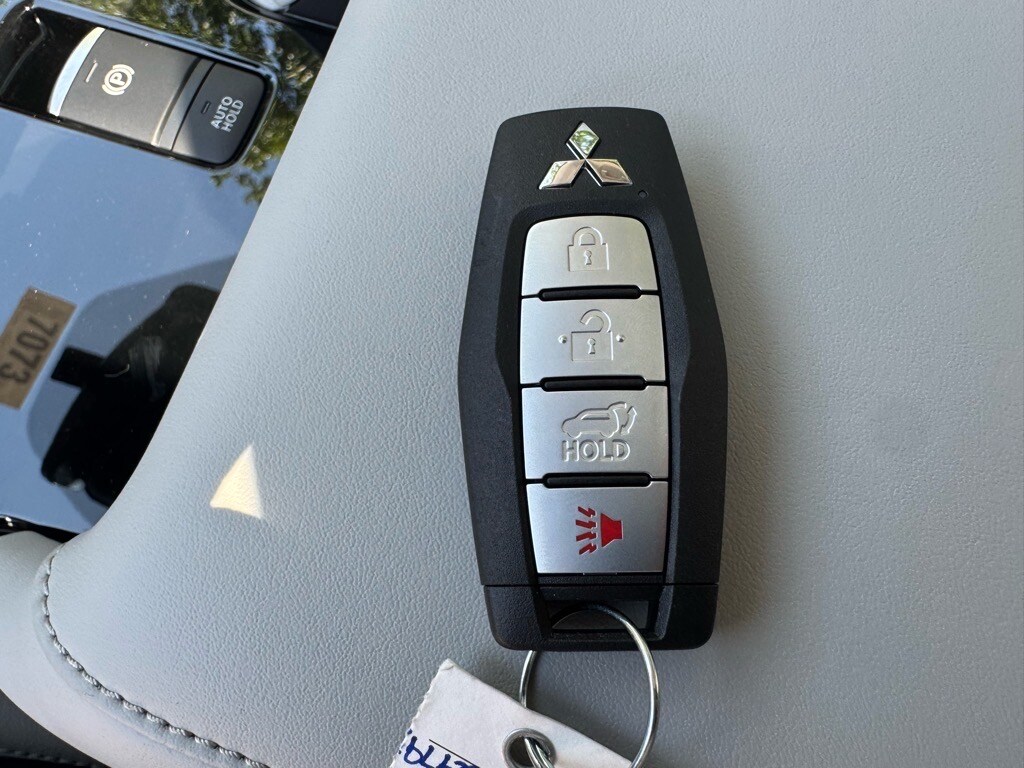 2025 Mitsubishi Outlander SEL Platinum Edition - Photo 40