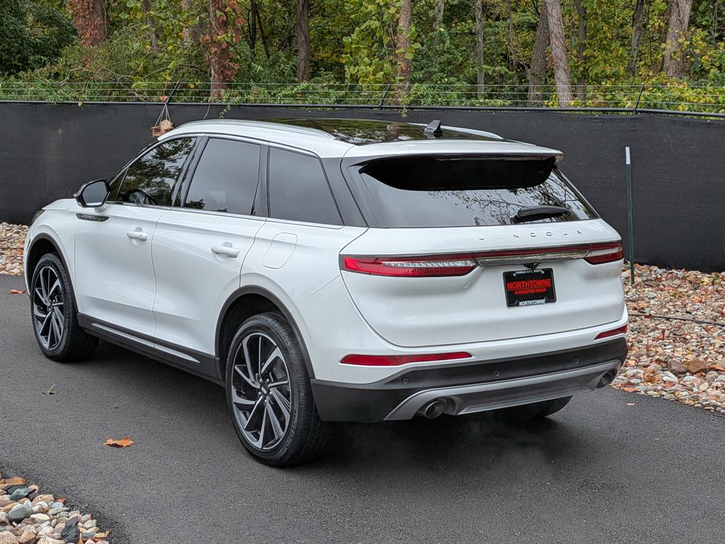 2023 Lincoln Corsair Reserve photo 3