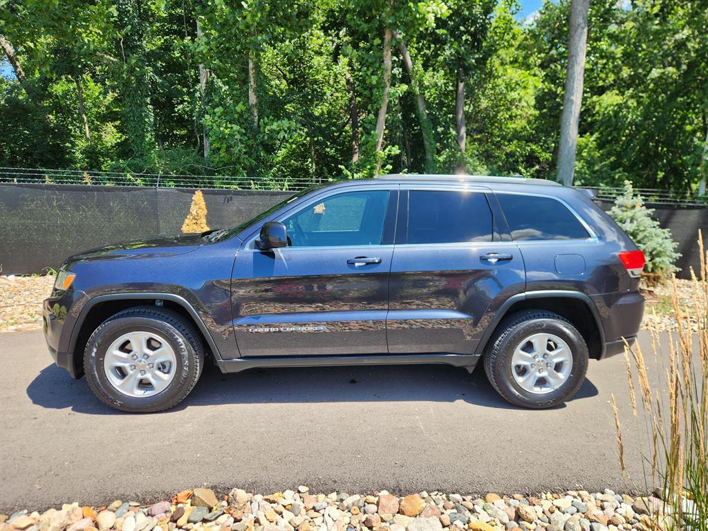Used 2016 Jeep Grand Cherokee Laredo E with VIN 1C4RJFAG8GC445016 for sale in Kansas City