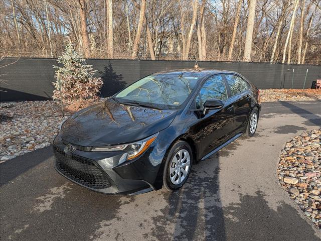 2021 Toyota Corolla LE's photo