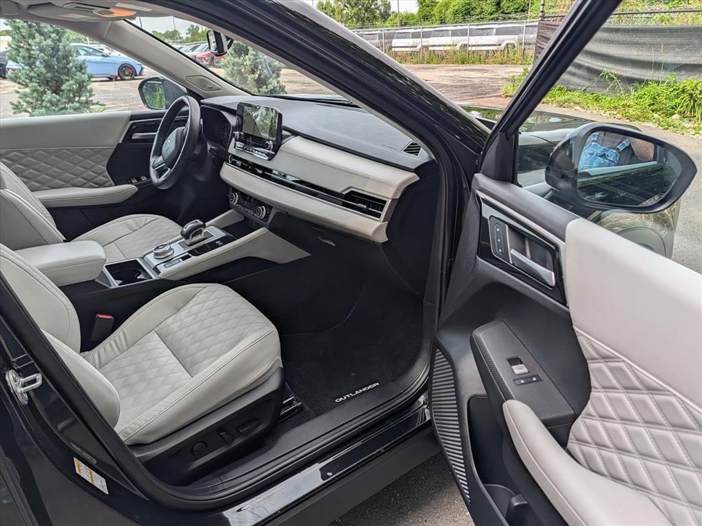 2024 Mitsubishi Outlander Plug-in Hybrid SEL - Photo 12