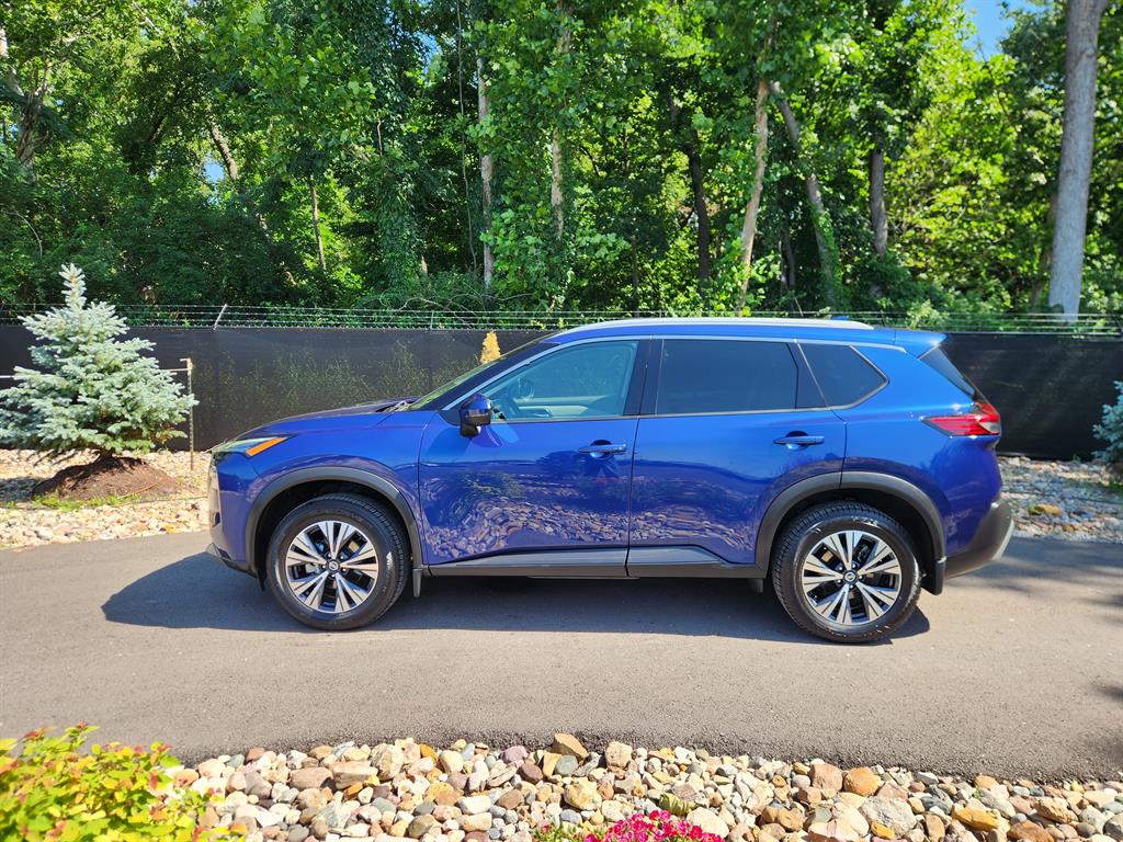 Used 2021 Nissan Rogue SV with VIN 5N1AT3BA0MC687774 for sale in Kansas City