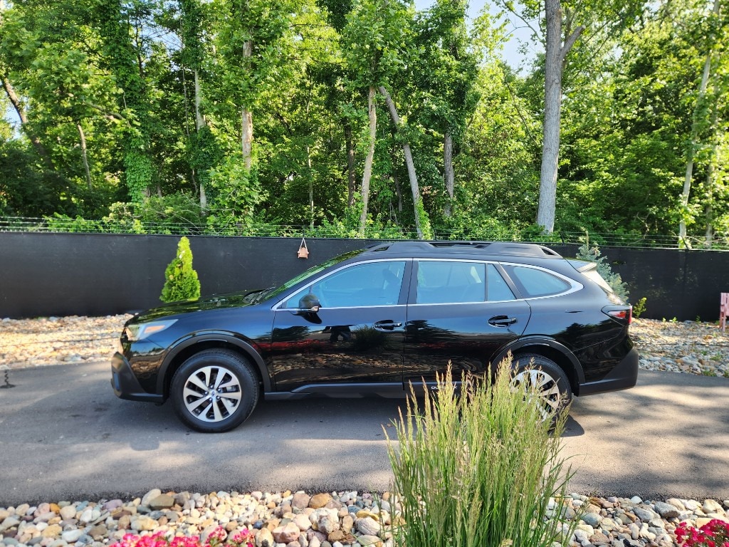 Used 2021 Subaru Outback Base with VIN 4S4BTAAC6M3147261 for sale in Kansas City