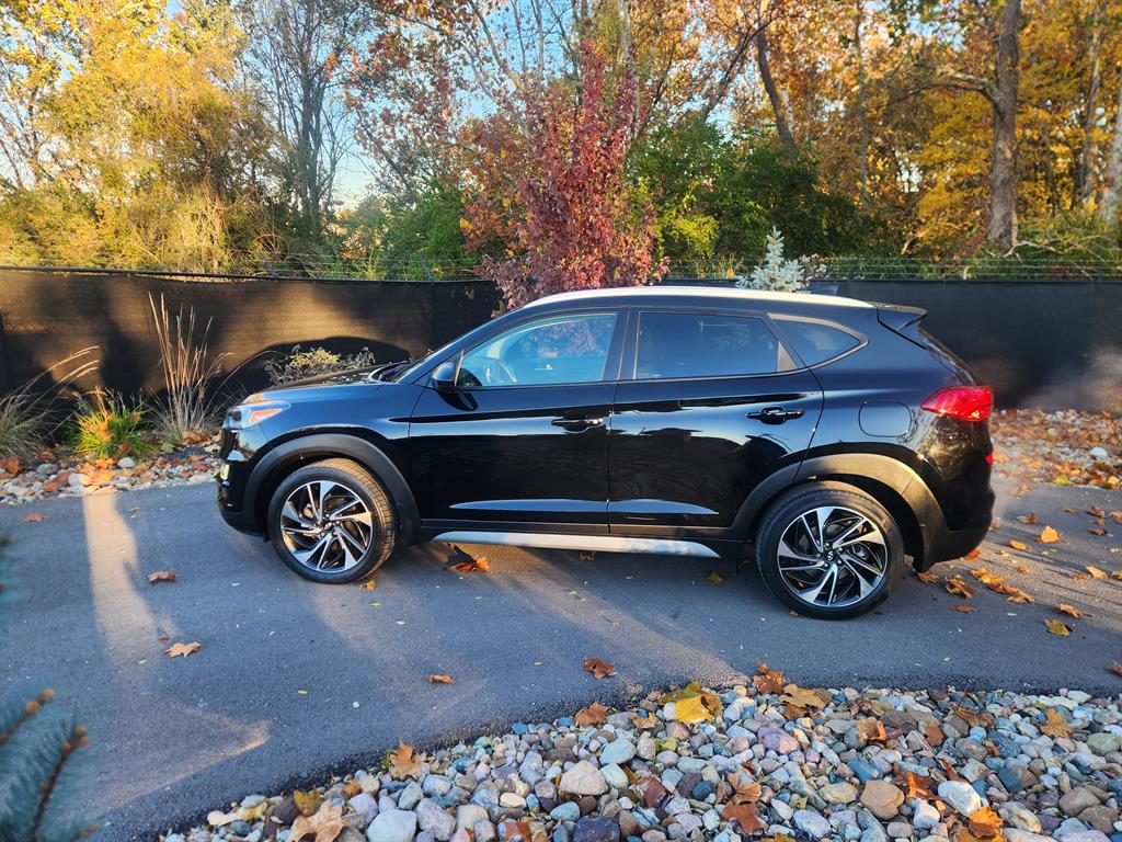 2020 Hyundai Tucson Sport photo 2