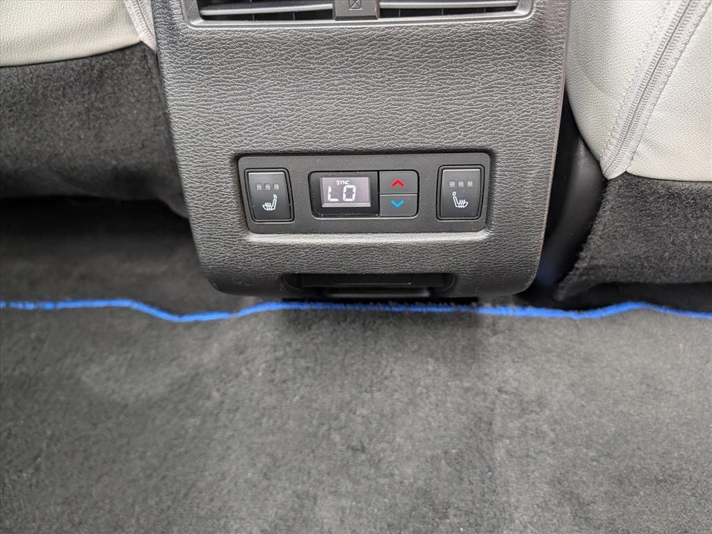 2024 Mitsubishi Outlander Plug-in Hybrid SEL - Photo 18