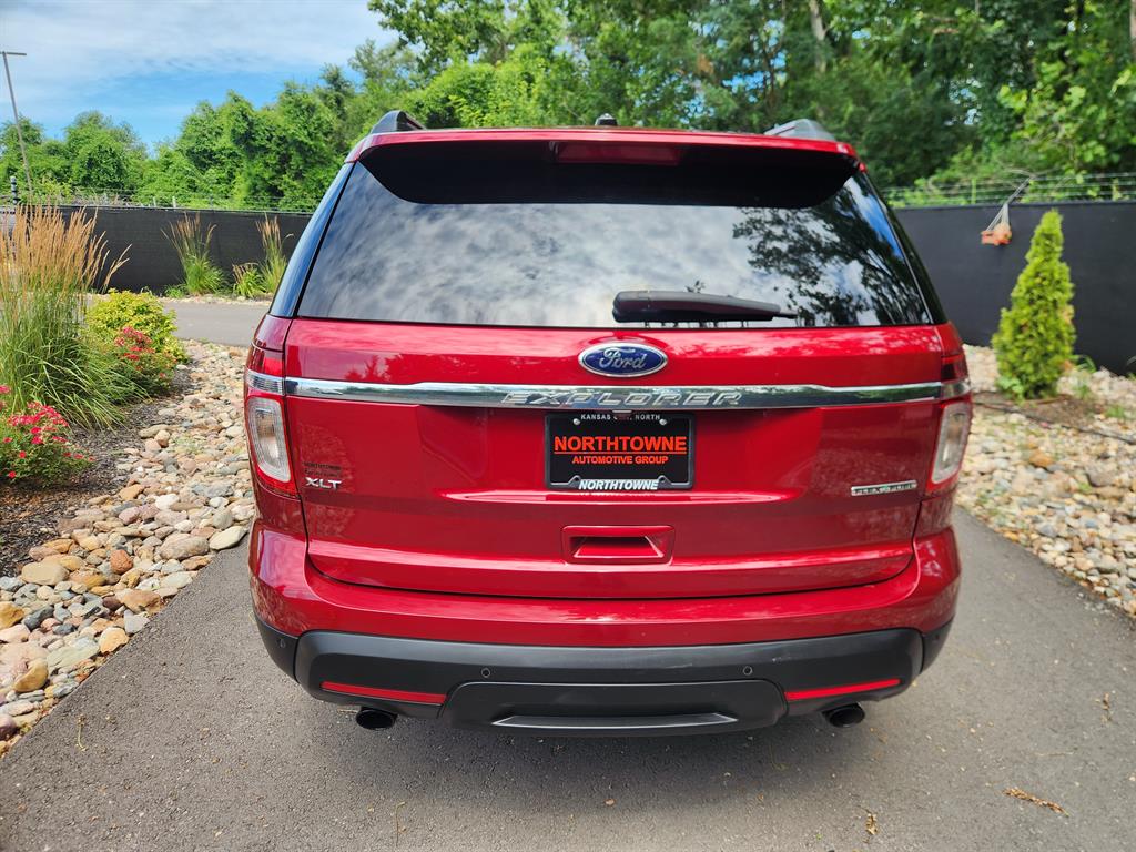 2014 Ford Explorer XLT photo 4