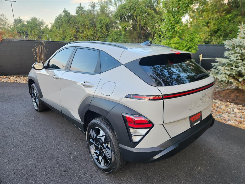 2024 Hyundai Kona SEL photo 3