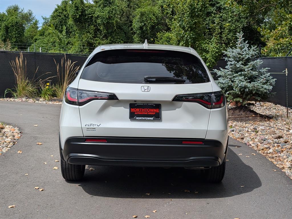 2024 Honda HR-V LX photo 4