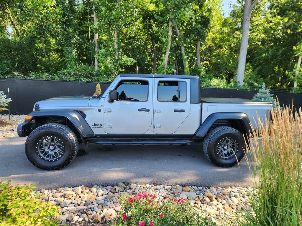 Used 2020 Jeep Gladiator Sport with VIN 1C6JJTAG1LL173602 for sale in Kansas City
