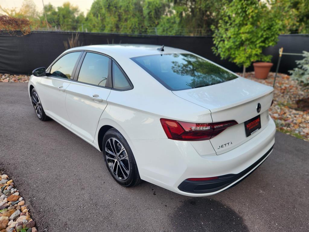 2024 Volkswagen Jetta 1.5T Sport photo 3