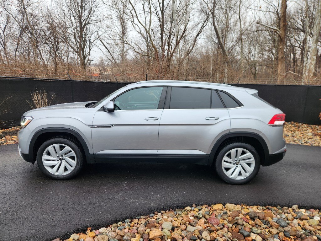 Used 2021 Volkswagen Atlas Cross Sport SE w/Tech with VIN 1V2HC2CA0MC233616 for sale in Kansas City
