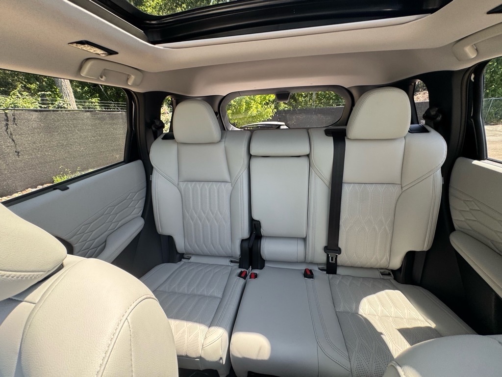 2025 Mitsubishi Outlander SEL Platinum Edition - Photo 39