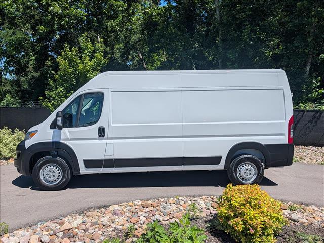 Used 2025 RAM ProMaster Cargo Van Base with VIN 3C6LRVDG8SE536171 for sale in Kansas City