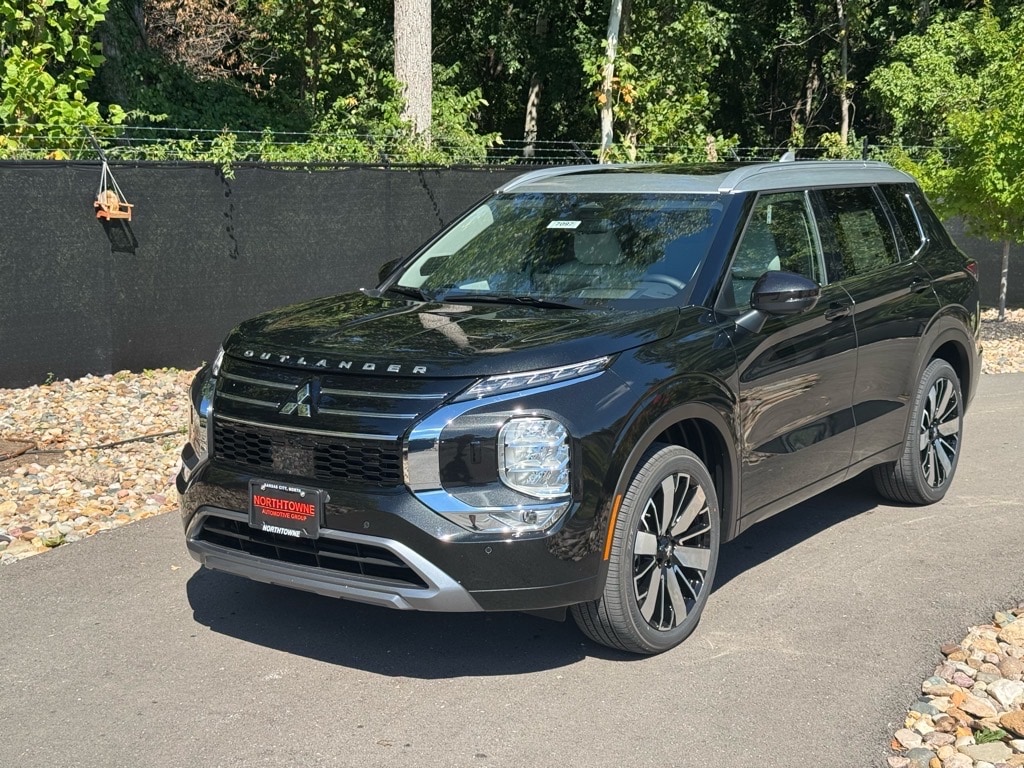 2025 Mitsubishi Outlander SEL Platinum Edition S-AWC's photo
