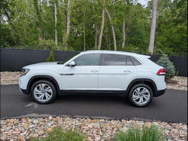 Used 2021 Volkswagen Atlas Cross Sport SEL with VIN 1V2EE2CA0MC222547 for sale in Kansas City