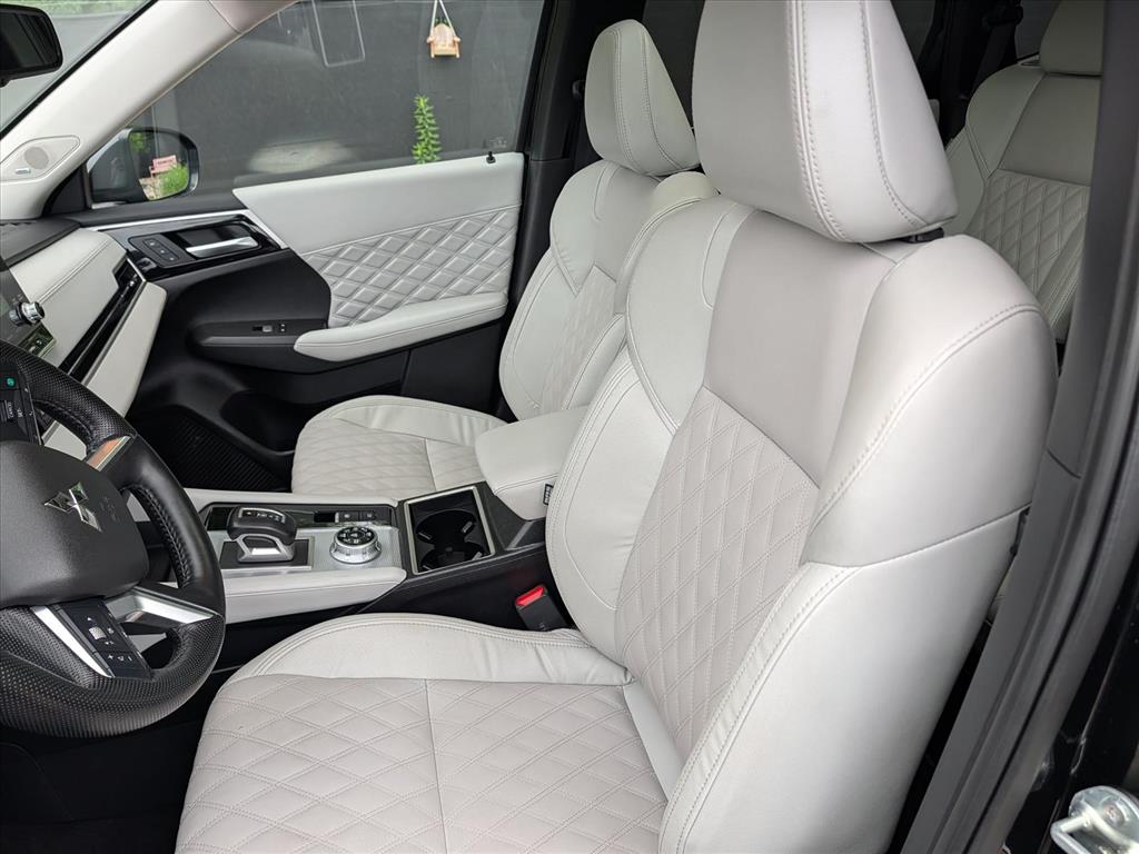 2024 Mitsubishi Outlander Plug-in Hybrid SEL - Photo 32