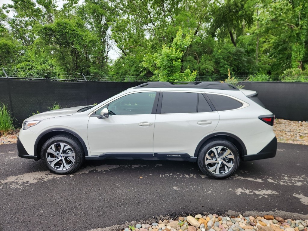 Used 2022 Subaru Outback Limited with VIN 4S4BTANC6N3184208 for sale in Kansas City