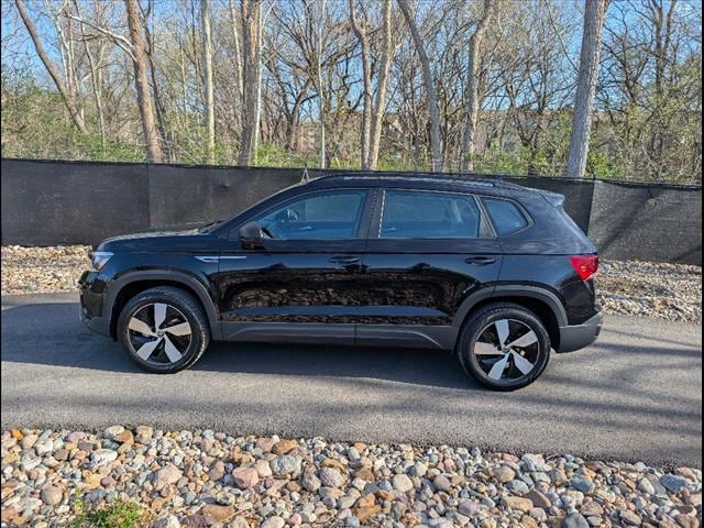 Used 2023 Volkswagen Taos S with VIN 3VVMX7B21PM358107 for sale in Kansas City