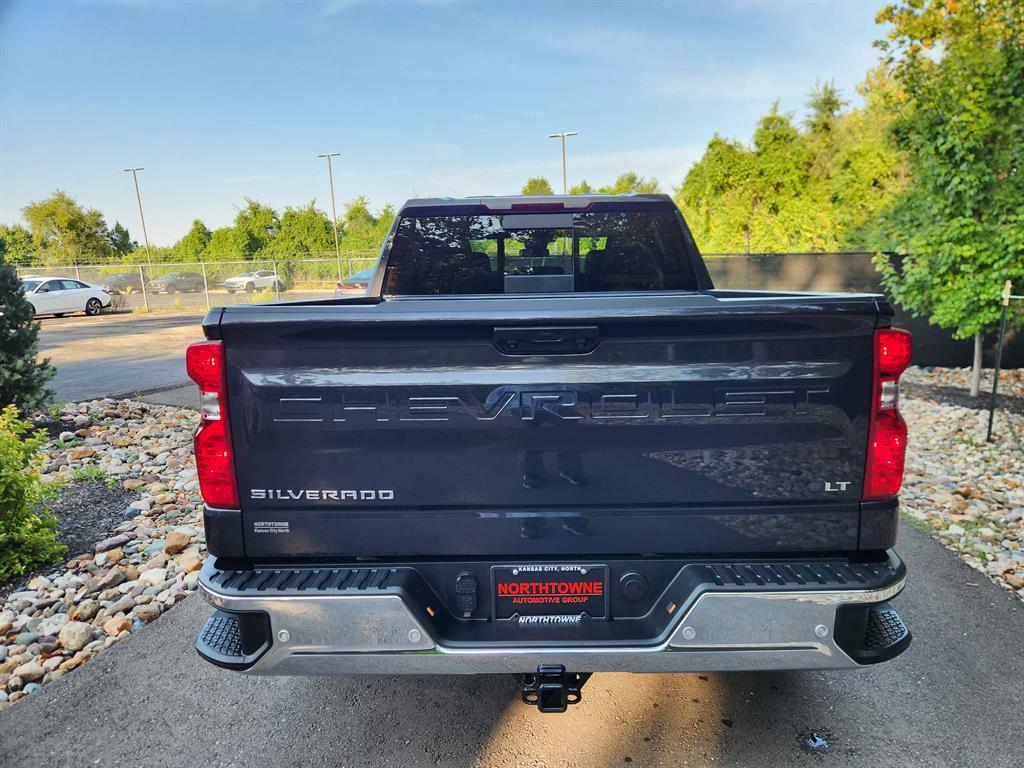 2023 Chevrolet Silverado 1500 LT photo 3