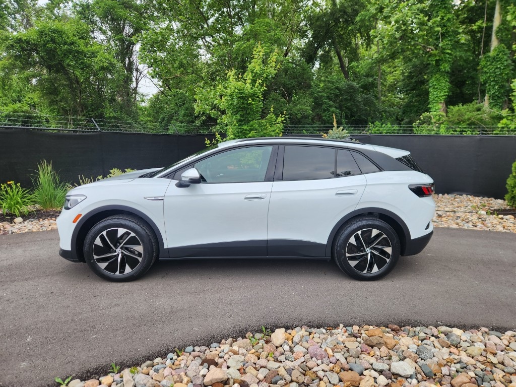 Used 2021 Volkswagen ID.4 PRO with VIN WVGJNPE28MP062330 for sale in Kansas City