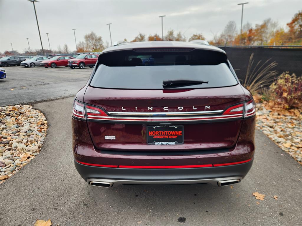 2021 Lincoln Nautilus Reserve photo 4