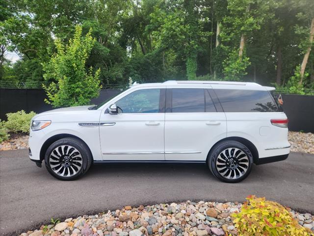 Used 2022 Lincoln Navigator Black Label with VIN 5LMJJ2TT4NEL06477 for sale in Kansas City