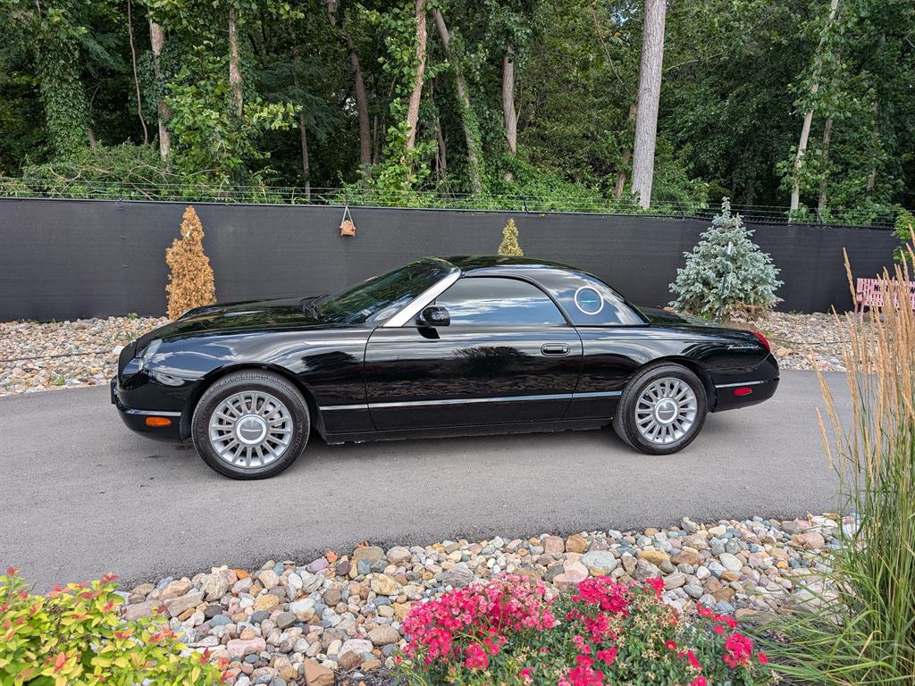Used 2005 Ford Thunderbird Deluxe with VIN 1FAHP60A65Y108504 for sale in Kansas City