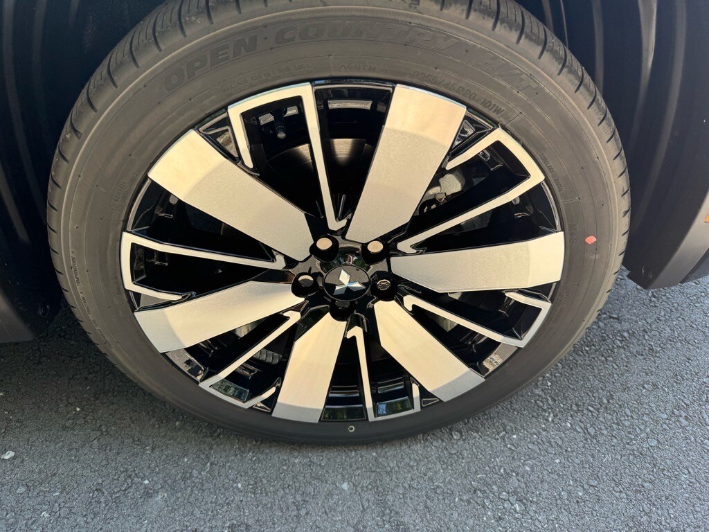 2025 Mitsubishi Outlander SEL Platinum Edition - Photo 9
